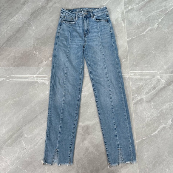 American Eagle Outfitters Denim - Women’s American Eagle Slim Straight Super Stretch Frayed Hem Jeans Size 00